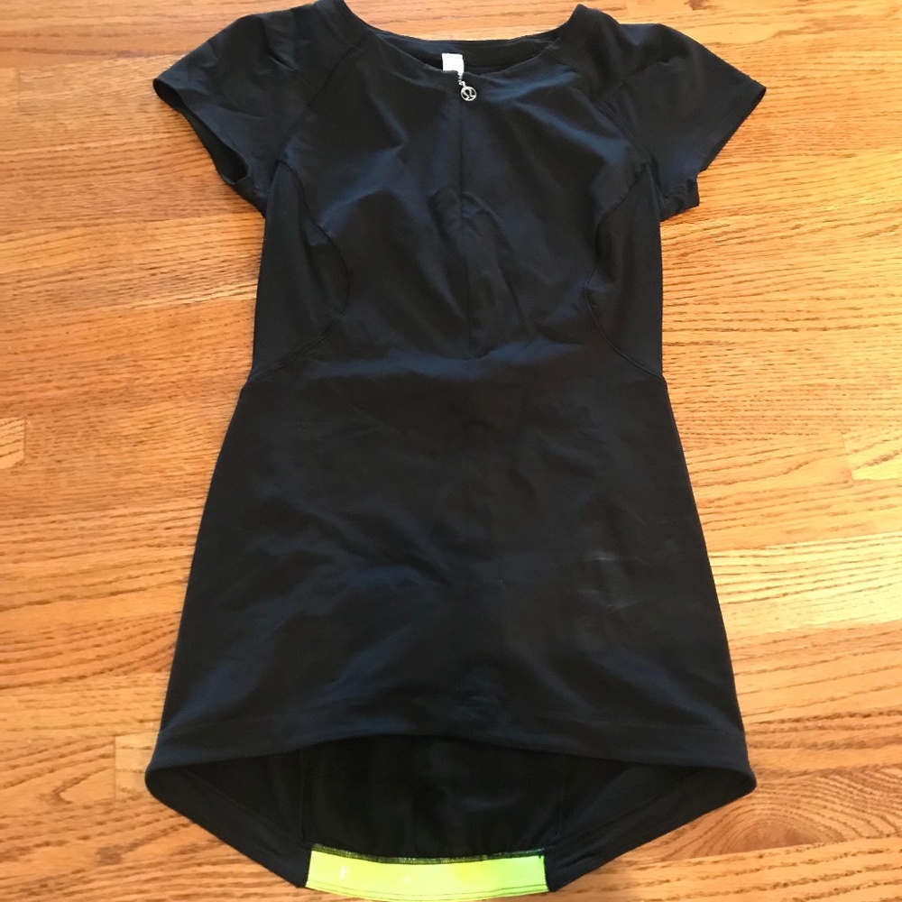Lululemon Black spandex biking shirt